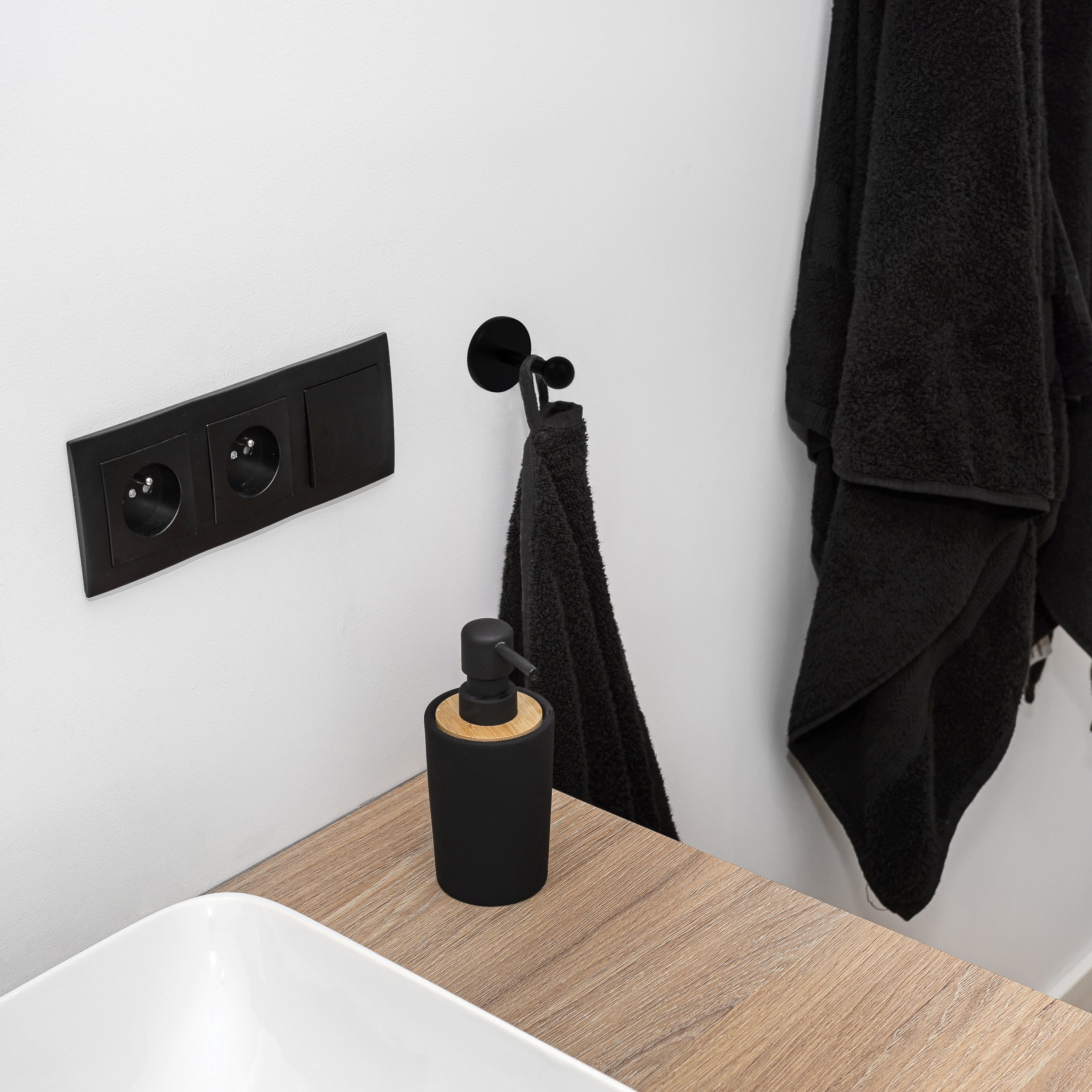 Prestige Skyline Collection Utility Peg