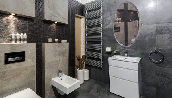 Modern bathroom with Retro Wave Oval wall mirror
